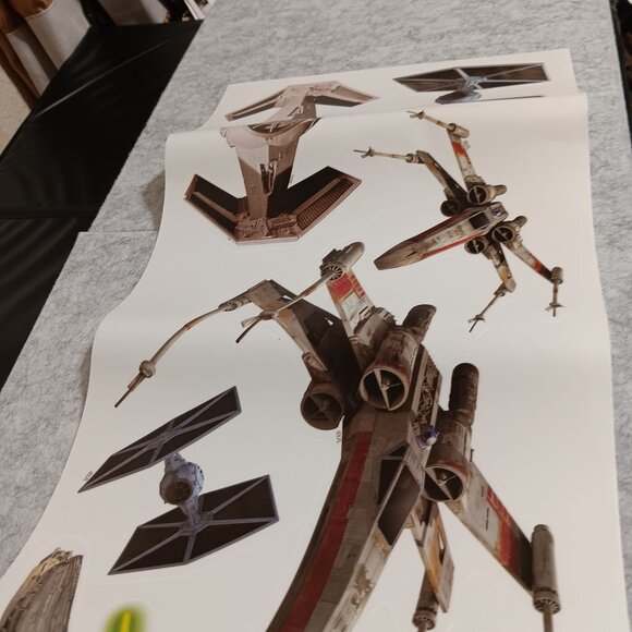 STAR WARS STICK WALL DECALS OF SPACESHIPS - Picture 13 of 14